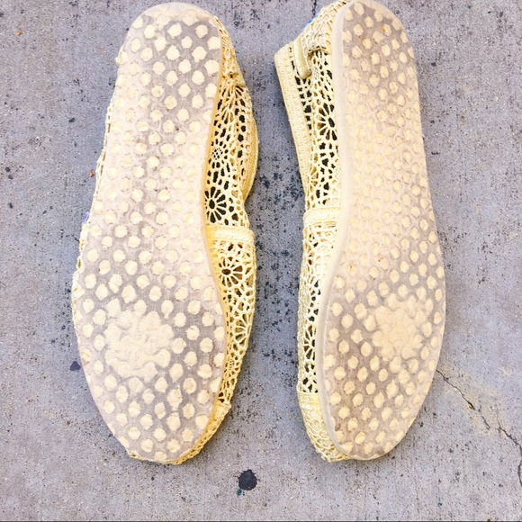 Yellow Moroccan Crochet Classic Toms - Picture 2 of 5